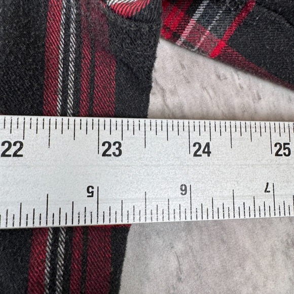 Kuhl Flannel Shirt Mens XL Red Plaid Long Sleeve Western Pearl Snap Pocket Logo - Picture 6 of 8